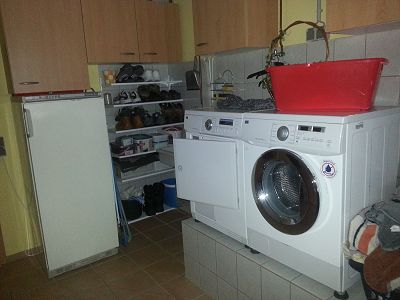 Waschküche und Gefrierschrank
