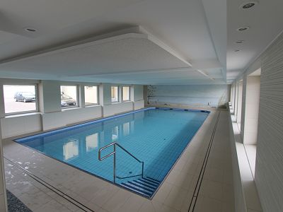 Das frisch renovierte Schwimmbad